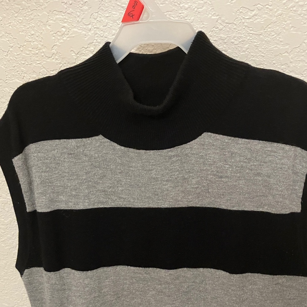 Black and Gray Striped Sleeveless Sweater - Picture 2 of 3